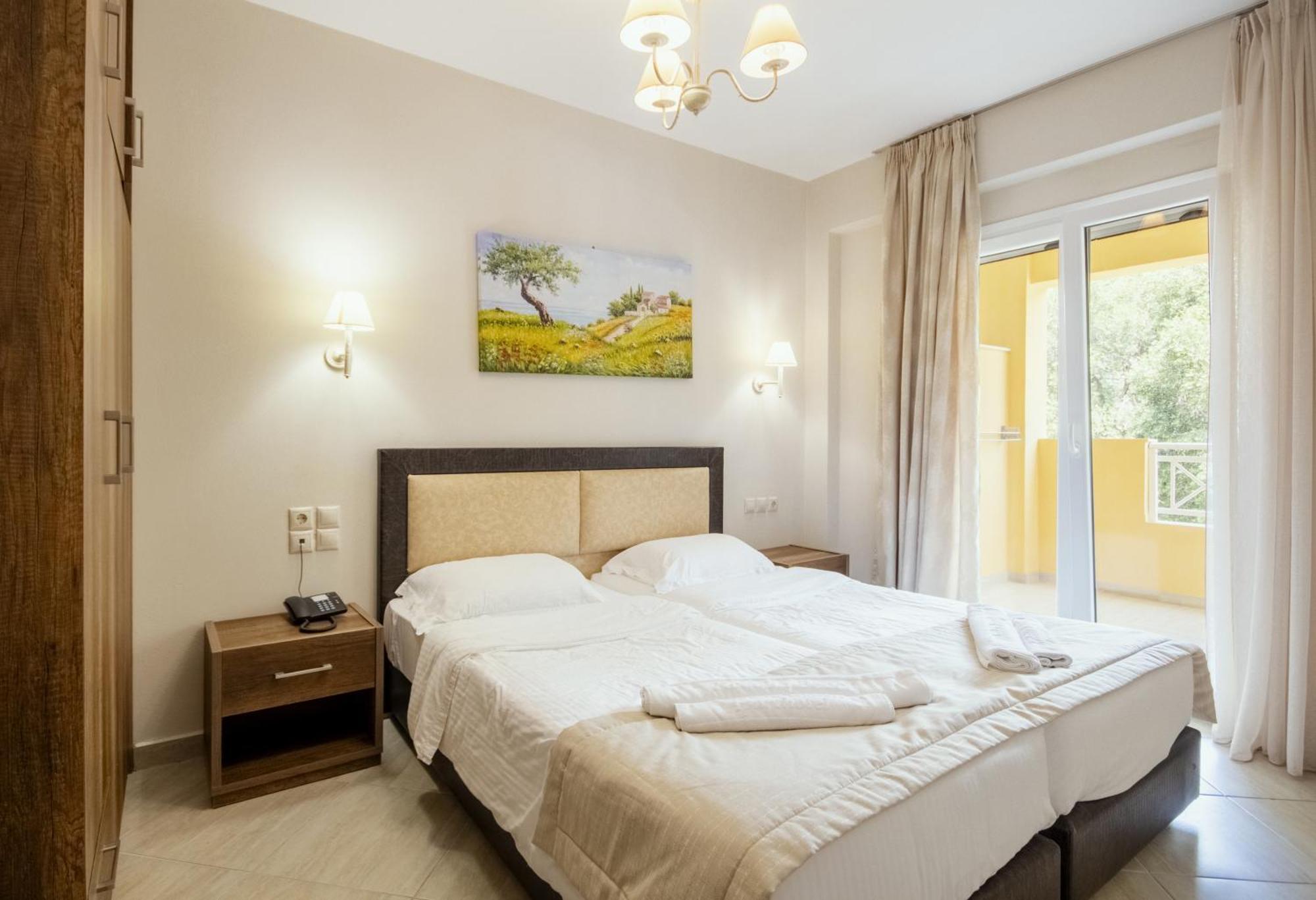 Robolla Beach Aparthotel Roda  Kamer foto