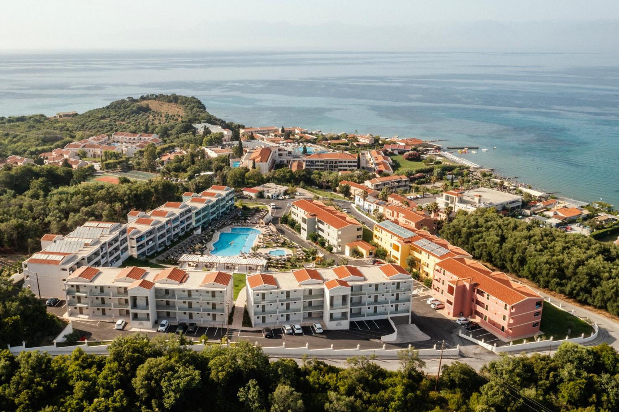 Robolla Beach Aparthotel Roda  Buitenkant foto