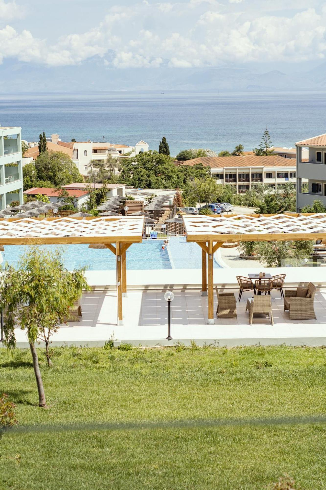 Robolla Beach Aparthotel Roda  Buitenkant foto